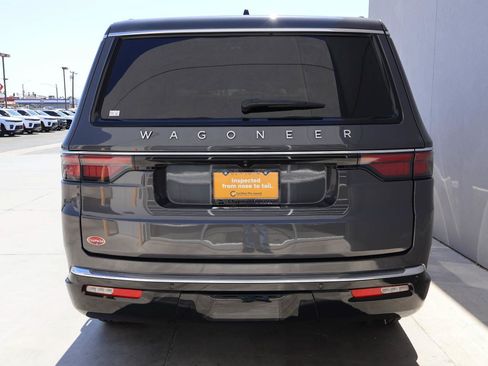 Used 2024 Jeep Wagoneer 4WD w/ Premium Group I image 4