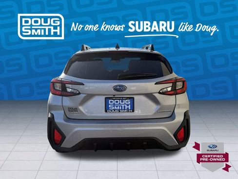 Used 2025 Subaru Crosstrek 2.0i Premium image 3