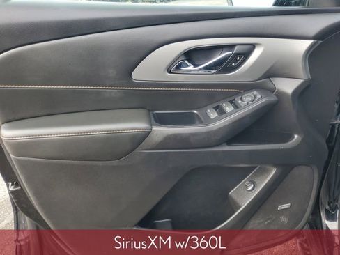 Used 2021 Chevrolet Traverse LT w/ LT Premium Package image 11