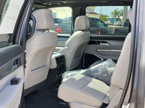 New 2026 Jeep Grand Wagoneer Limited AWD/4WD image 12