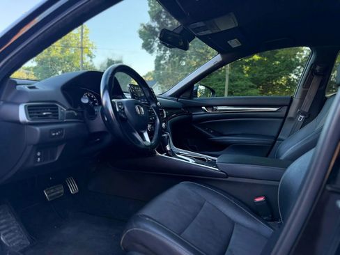 Used 2019 Honda Accord Sport image 10