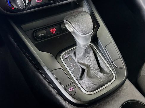 Used 2022 Kia Soul LX FWD image 16