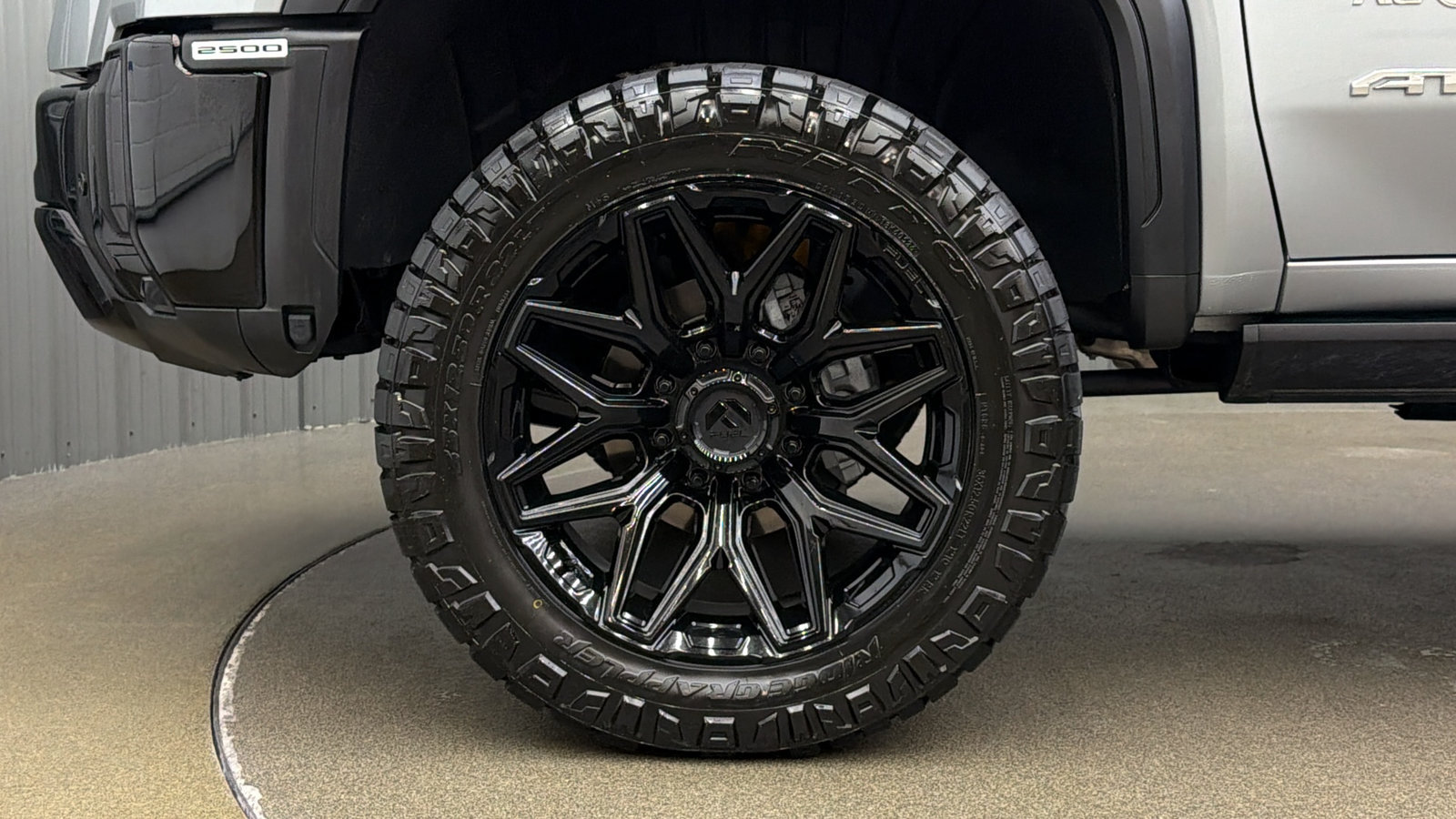 Used 2026 GMC Sierra 2500 AT4X AWD/4WD image 10