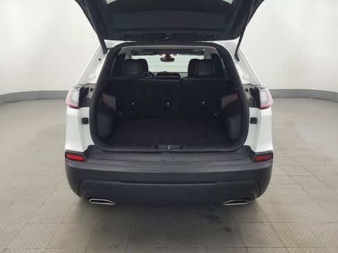 Used 2019 Jeep Cherokee Latitude Plus w/ Comfort/Convenience Group image 29