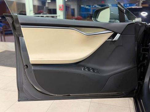 Used 2020 Tesla Model S Long Range Plus image 18