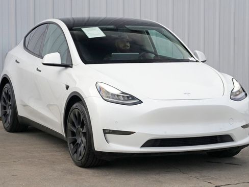 Used 2021 Tesla Model Y Long Range image 55