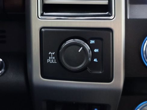 Used 2020 Ford F350 Platinum w/ FX4 Off-Road Package image 18