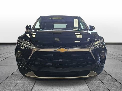 Used 2025 Chevrolet Blazer LT FWD image 2