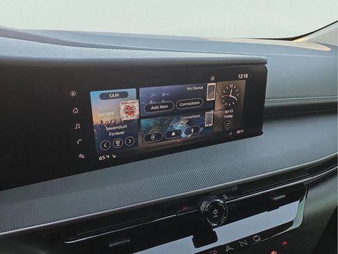 Used 2025 Nissan Murano SV image 16