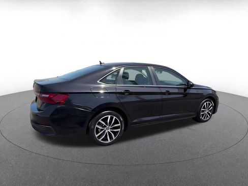 Used 2025 Volkswagen Jetta SE FWD image 15