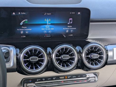 Certified 2022 Mercedes-Benz GLB 250 4MATIC image 8