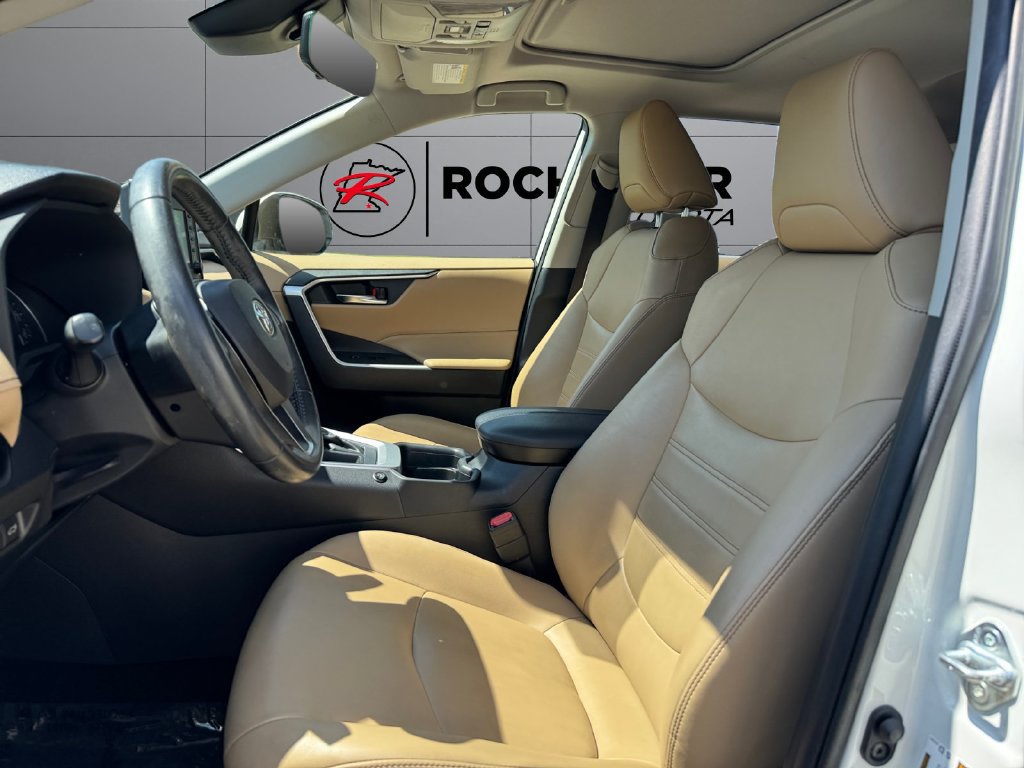 Certified 2019 Toyota RAV4 XLE Premium FWD image 10