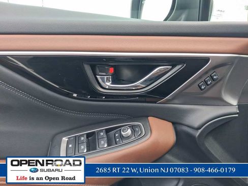 Used 2023 Subaru Outback Touring AWD/4WD image 27