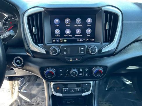 Used 2024 GMC Terrain SLT AWD/4WD image 24