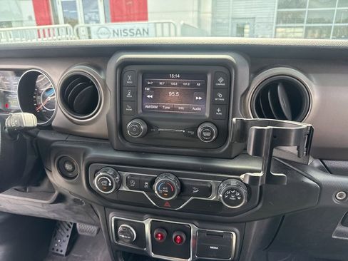 Used 2020 Jeep Wrangler Unlimited Sport AWD/4WD image 13