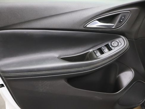 Used 2022 Buick Encore GX Preferred w/ Cold Weather Comfort Package FWD image 16