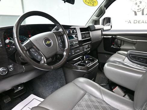 Used 2023 Chevrolet Express 2500 Extended image 19