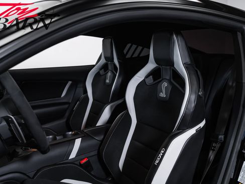 Used 2021 Ford Mustang Shelby GT500 w/ Technology Package RWD image 22