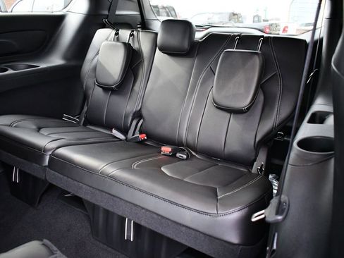 New 2026 Chrysler Pacifica Select FWD image 8
