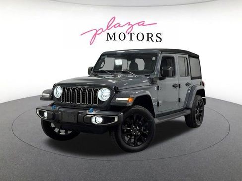 Used 2024 Jeep Wrangler Unlimited Sahara w/ Technology Group AWD/4WD image 1
