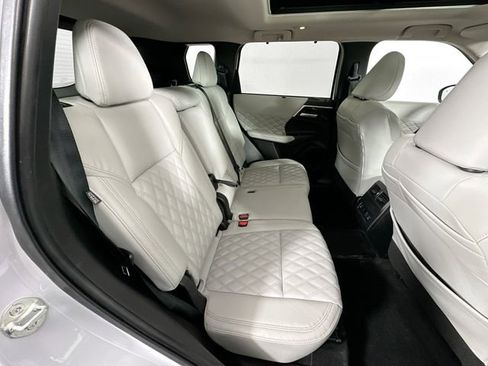 Used 2023 Mitsubishi Outlander SEL AWD/4WD image 27