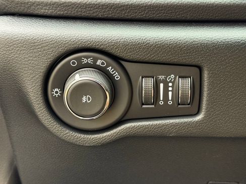 New 2026 Chrysler Pacifica Pinnacle FWD image 26