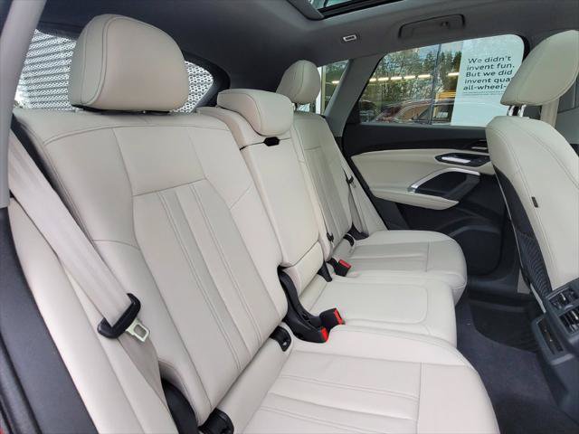 Used 2025 Audi Q5 Premium Plus w/ Premium Plus AWD/4WD image 21