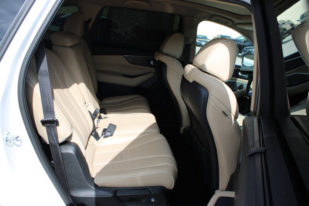 Used 2023 Acura MDX w/ Advance Package AWD/4WD image 14