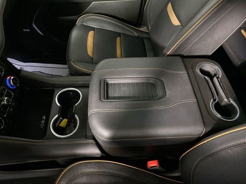 Used 2023 GMC Yukon XL AT4 w/ AT4 Premium Plus Package image 20