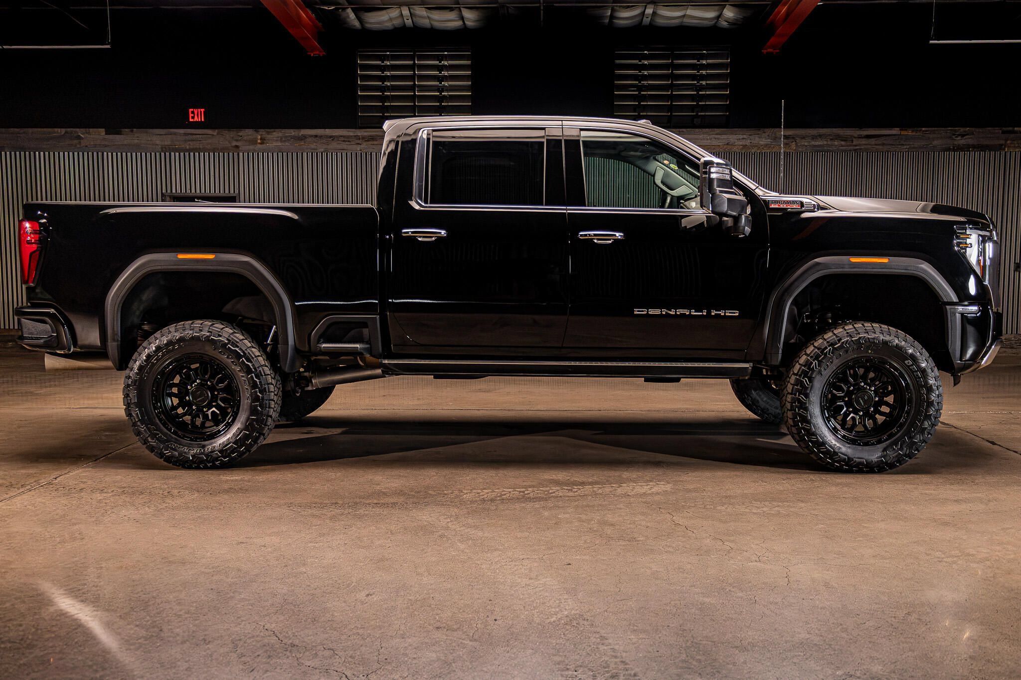 Used 2026 GMC Sierra 3500 Denali w/ Denali Reserve Package AWD/4WD image 11