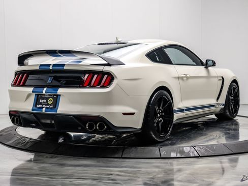 Used 2020 Ford Mustang Shelby GT350R w/ GT350R Equipment Group 920A RWD image 21