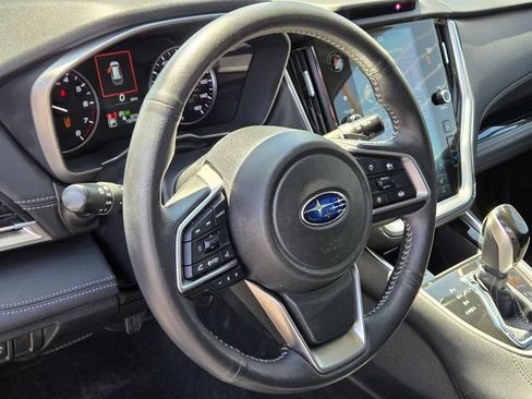 Used 2025 Subaru Outback Limited AWD/4WD image 18