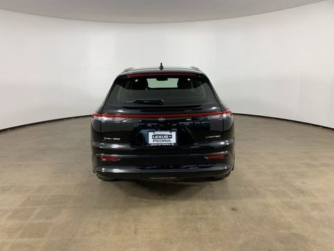 Used 2025 Toyota Crown Signia image 10