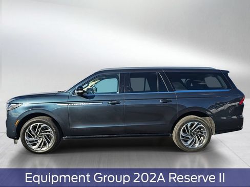 Used 2025 Lincoln Navigator L Reserve AWD/4WD image 3