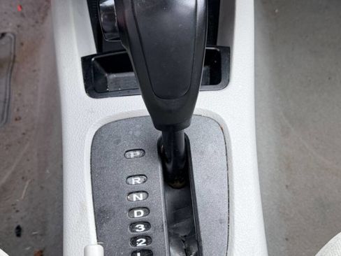 Used 2005 Kia Spectra LX image 16