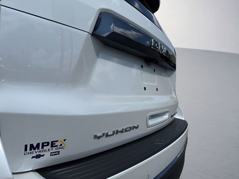 Used 2023 GMC Yukon Denali Ultimate AWD/4WD image 36