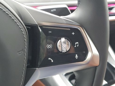 New 2025 BMW i7 eDrive50 w/ Premium Package RWD image 12