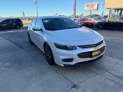 Used 2016 Chevrolet Malibu LT w/ Leather Package image 3