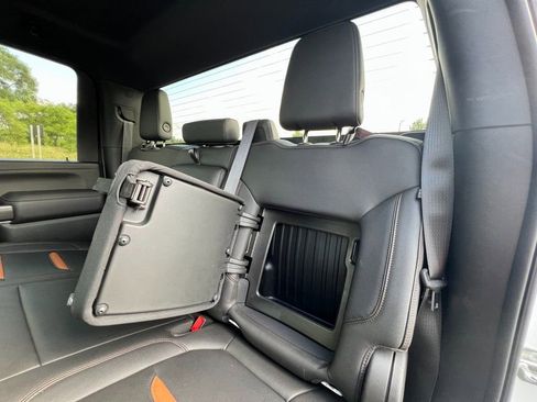 Certified 2022 GMC Sierra 2500 AT4 w/ Snow Plow Prep/Camper Package AWD/4WD image 30