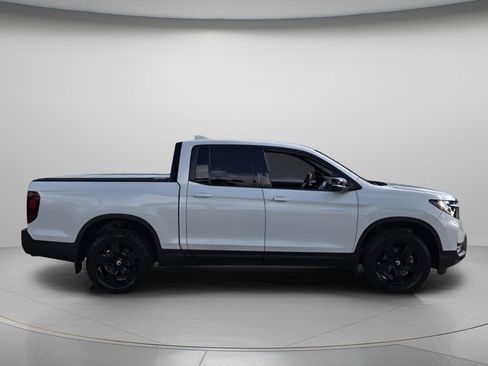 Used 2025 Honda Ridgeline Black Edition image 3