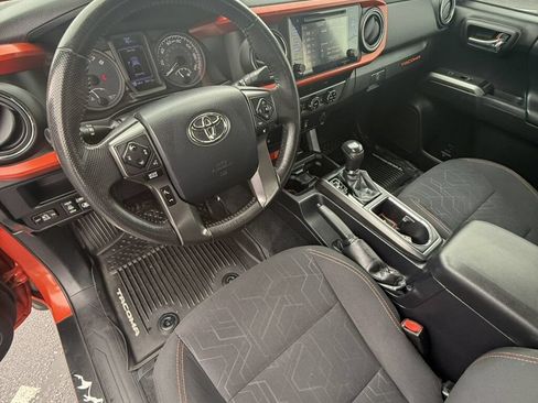Used 2017 Toyota Tacoma TRD Sport w/ Tow Package (A/T) AWD/4WD image 24