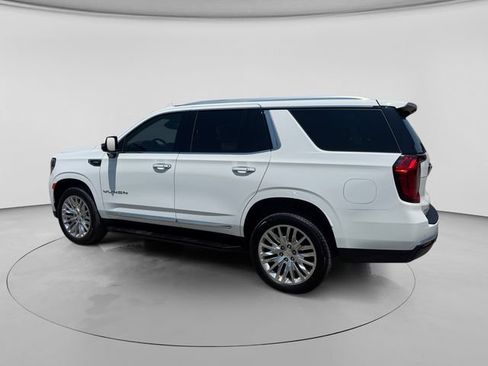 Certified 2023 GMC Yukon SLT w/ SLT Luxury Package AWD/4WD image 3