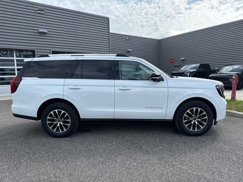 Used 2025 Ford Expedition Platinum AWD/4WD image 4