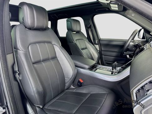 Used 2019 Land Rover Range Rover Sport SE image 35