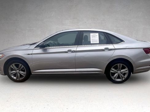 Used 2019 Volkswagen Jetta R-Line w/ R-Line Cold Weather Package FWD image 3