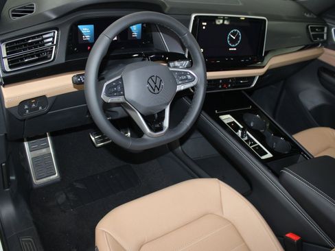 New 2026 Volkswagen Atlas Cross Sport SEL R-Line image 4