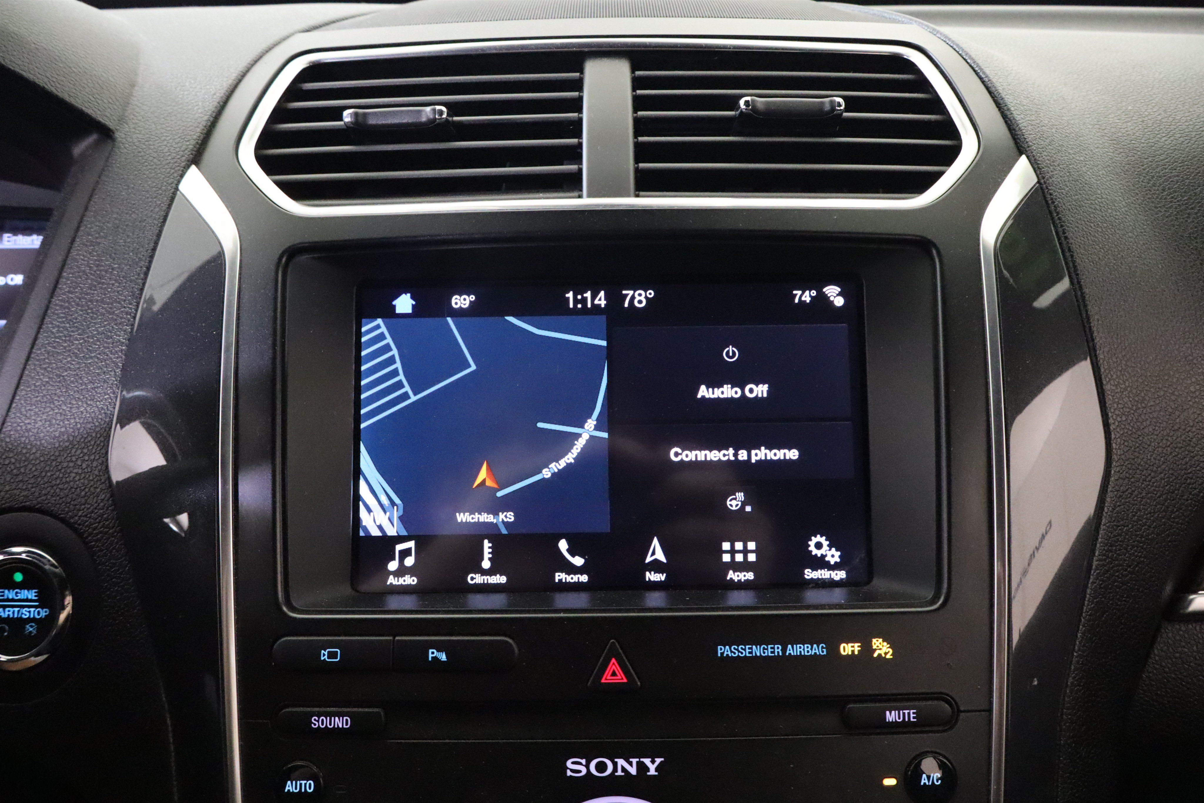 Used 2019 Ford Explorer Limited w/ Class III Trailer Tow Package AWD/4WD image 24