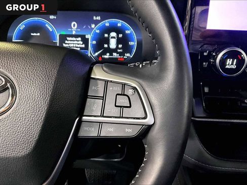 Used 2024 Toyota Highlander Platinum AWD/4WD image 25