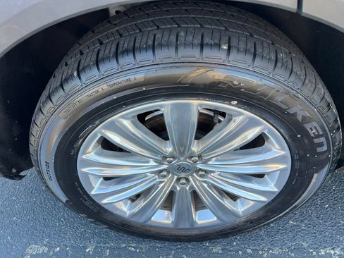 Used 2022 Ford Explorer King Ranch w/ Premium Technology Package RWD image 49