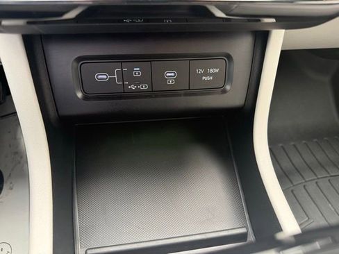 Used 2025 Hyundai Tucson Limited AWD/4WD image 25